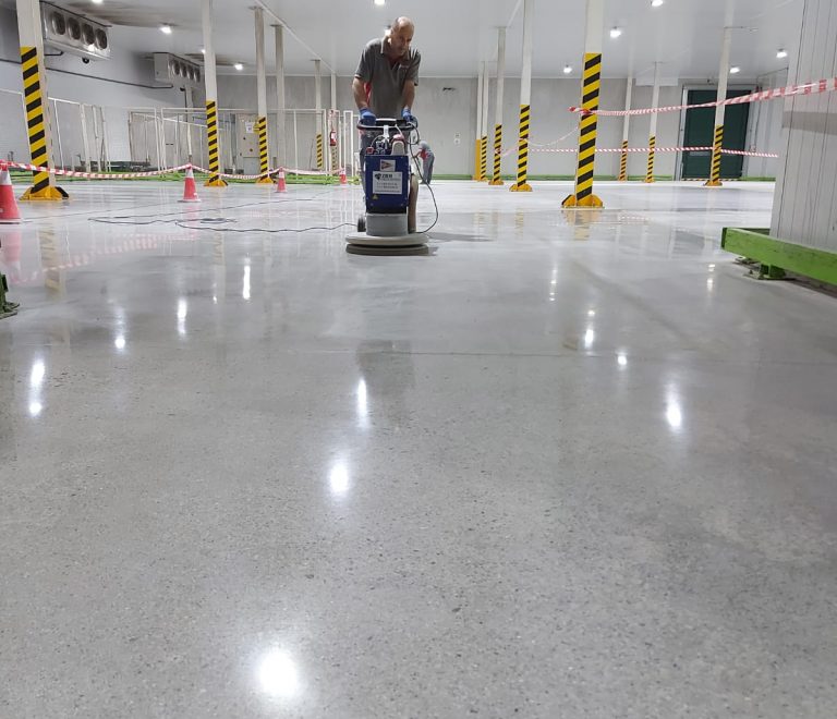 Arranca el Verano: ¡Es Tiempo de Renovar el Pavimento de su Negocio!